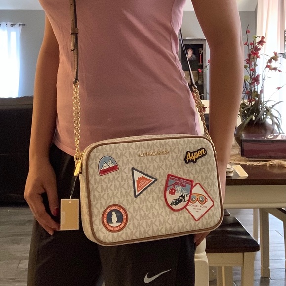 Aspen ♥️ new MK large Crossbody - Picture 2 of 8